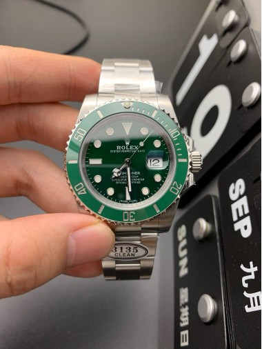 Rolex Submariner 116610LV-0002