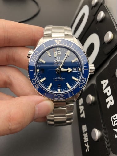 Omega Seamaster Planet Ocean 215.33.44.21.03.001