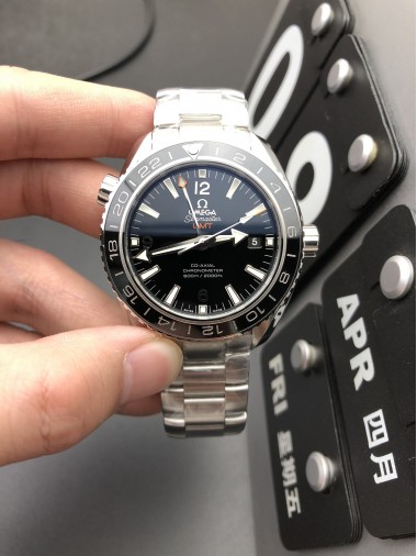 Omega Seamaster Planet Ocean 232.32.44.22.01.001 