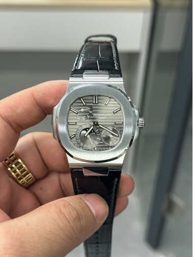 Patek Philippe Nautilus 5712G-001